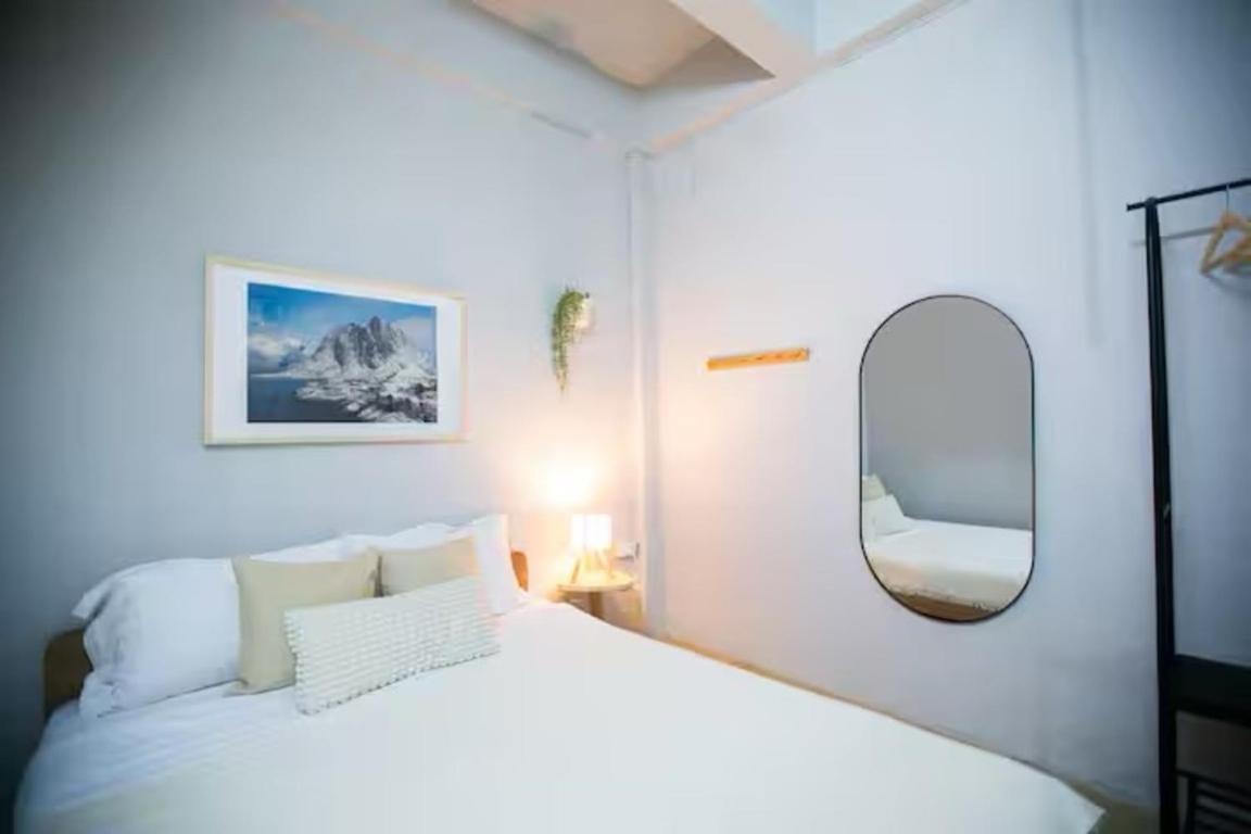 Xin Hotel *